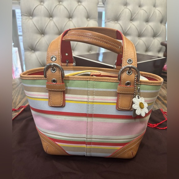 Coach #4434 Daisy Bag - Picture 5 of 14